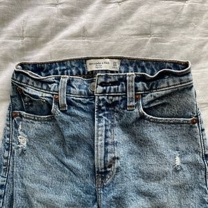 Abercrombie & Fitch High Rise Mom Jean